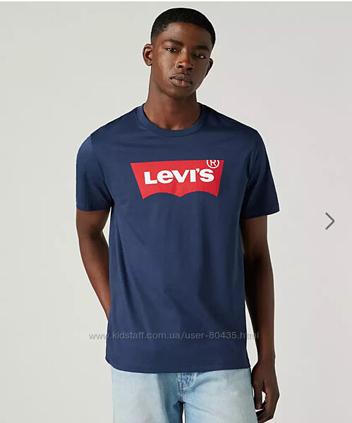 Футболки Levis.
