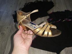 Одежда и обувь для бальных танцев