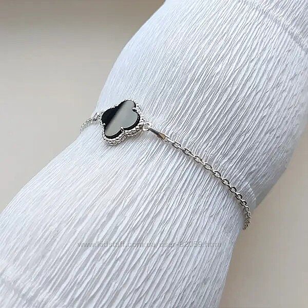 Срібний браслет у вигляді чотирилисника конюшини 