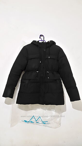 Стильна куртка на кулісках