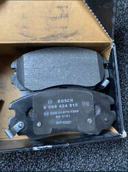 Комплект гальмівних колодок Bosch 0 986 424 815