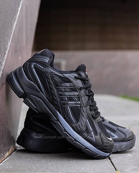р.41  Кроссовки   Adidas Responce Triple Black AD066