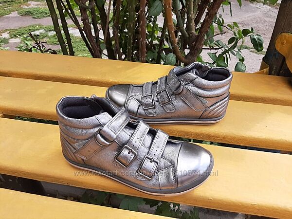 р.32,32.5,33,33.5,34,35,35.5 Ботинки кожаные Clarks оригинал