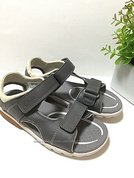 р.30, 31, 32, 32.5  Clarks мальчиковые  кожаные сандалии оригинал