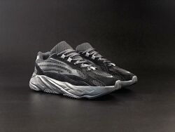 р.42  Кроссовки Adidas Yeezy 700 черные  KS 11640