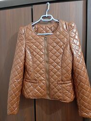 Продам  курточку девичью  р. 40