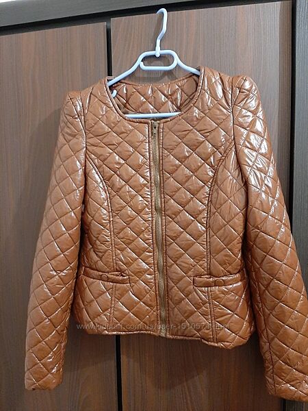 Продам  курточку девичью  р. 40