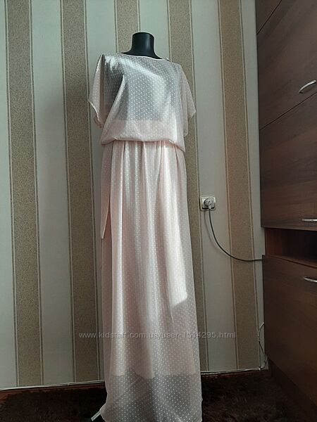 Платье длинное, макси, в пол.