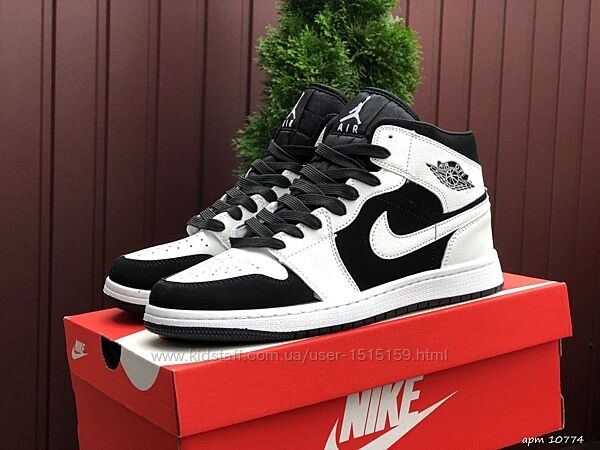 р. 42 Стильные кроссовки Nike Air Jordan бело/черные  