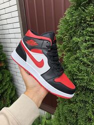 р.41, 42, 44 Стильные кроссовки Nike Air Jordan черно/красно/белые KS 10779