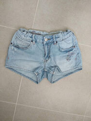 Моднячие коротенькие джинсовые шортики с вышивкой от H&M. на рост 152 см. 