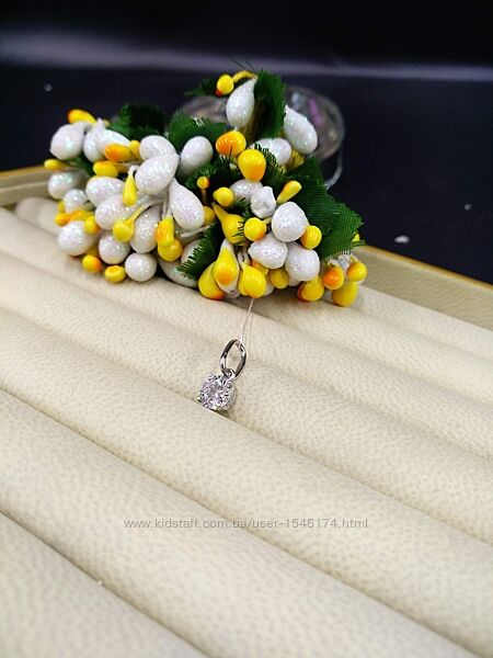 Серебряный нежный маленький классический кулон подвеска с белым фианитом 
