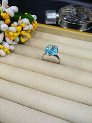 Серебряное кольцо кольцо с большим квадратным нежно голубым фианитом 925 
