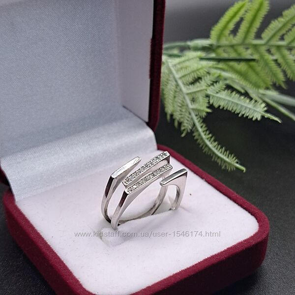 Серебряное стильное широкое кольцо прямые линии с белым фианитом 925