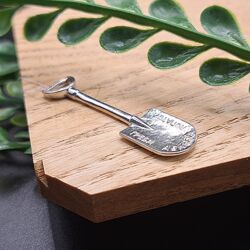 Маленькая серебряная ложка лопатка лопата сувенир оберег загребушка 925