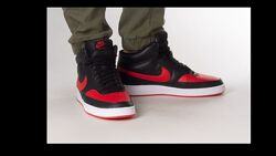 Суперові кросівки хайтопи NIKE COURT VISION MID NN