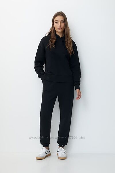 Женский черный спортивный костюм Pull&Bear