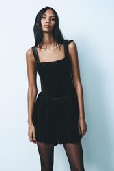 Женское короткое черное платье Zara