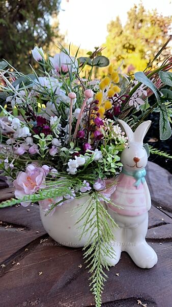 Весенняя  композиция  Пасхальный  кролик 