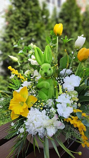 Весняна композиція з зеленим кроликом/Весенняя композиция с зеленым кролико