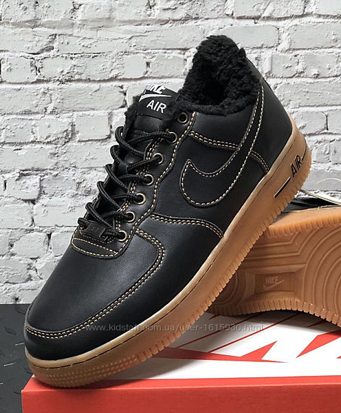 Зимові чоловічі кросівки Nike Air Force (41-45) ХУТРО Арт 12357 Виробник В´єтнам Верх Шкіра Всередині Хутро Підошва Поліуретан Розміри: 41(26.5см). 42(27см). 43(27.5см). 44(28см). 45(29см) Ціна 2100грн