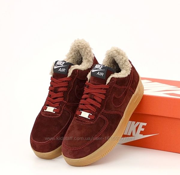 Зимові жіночі кросівки Nike Air Force (36-40) ХУТРО Арт 12366 Виробник В´єтнам Верх Замш Всередині Хутро Підошва Поліуретан Розміри: 36(23см), 37(23.5см), 38(24см), 39(25см), 40(25.5см) Ціна 2100грн