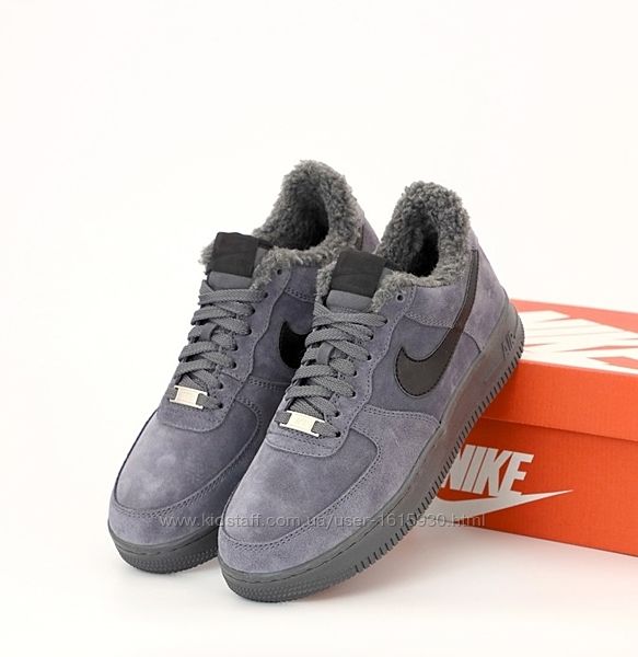 Зимові чоловічі кросівки Nike Air Force (41-45) ХУТРО Арт 12367 Виробник В´єтнам Верх Замш Всередині Хутро Підошва Поліуретан Розміри: 41(26.5см). 42(27см). 43(27.5см). 44(28см). 45(29см) Ціна 2100грн