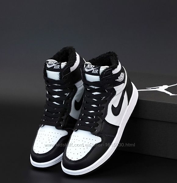 Зимові унісекс чоловічі жіночі кросівки Nike Air Jordan (36-46) ХУТРО Арт 12407 Виробник В´єтнам Верх Шкіра Всередині Хутро Підошва Гума Розміри: 36, 37, 38, 39, 40, 41, 42, 43, 44, 45, 46 Ціна 1750грн