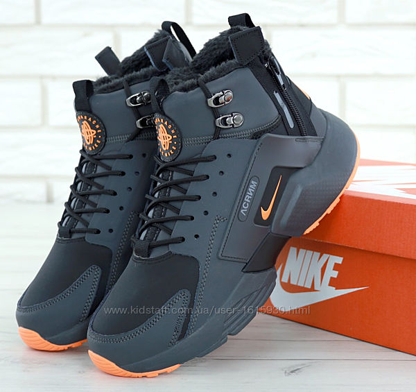 Зимові чоловічі кросівки Nike Huarache X Acronym City (40-45) ХУТРО Арт 11691 Виробник В´єтнам Верх Нубук Всередині Хутро Підошва Піна/Гума Розміри: 40 (25.5см), 41(26.5см). 42(27см). 43(27.5см). 44(28см). 45(29см) Ціна 1600 грн