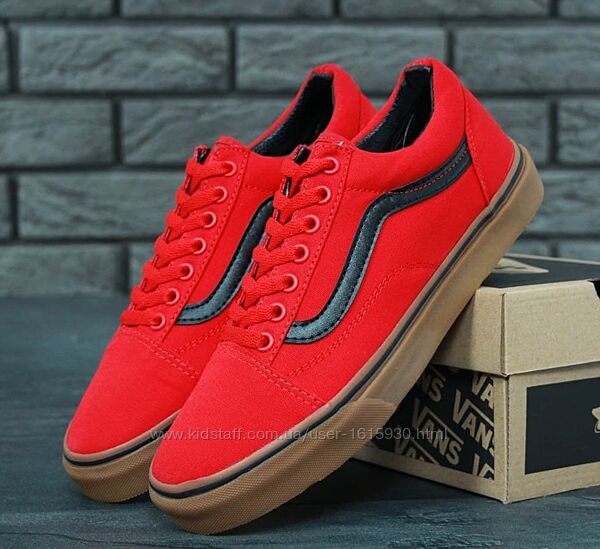Чоловічі кеди Vans Old Skool (40-45) Арт 11235 Виробник Камбоджа Верх Бавовна Підошва Гума Розміри: 7,5 = 25,5cm 8 = 25,8cm 8,5 = 26cm 9 = 26,5cm 9,5 = 27cm 10 = 27,5cm 10,5 = 28cm 11 = 28,5-29cm