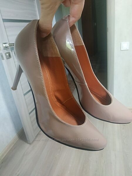 Туфлі-човники лакова шкіра р.39