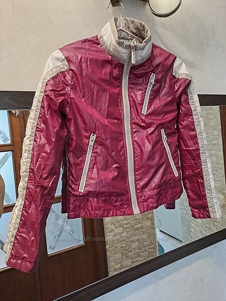 Легка стильна двостороння куртка на 10-12 р 650