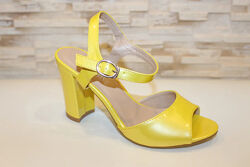  Босоножки женские желтые на каблуке б1471