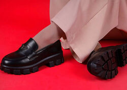 Туфли лоферы женские черные т1758