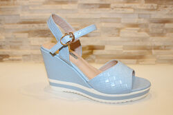  Босоножки женские голубые на танкетке Б1397