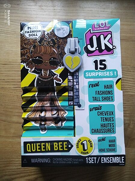 LOL Surprise JK Mini Fashion Doll Queen Bee с 15ю сюрпризами