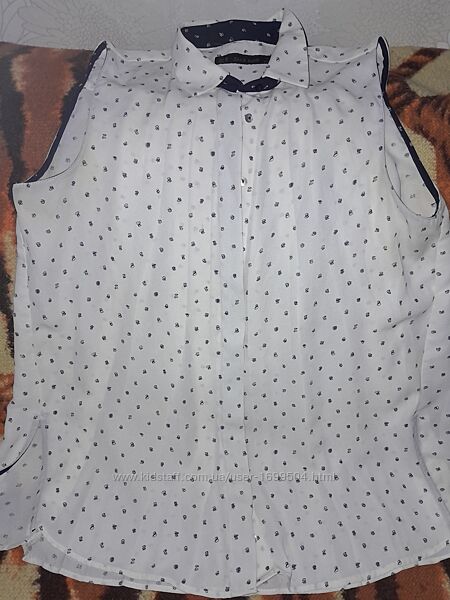 Оригинальная кофта , сзади гофрированная. Zara