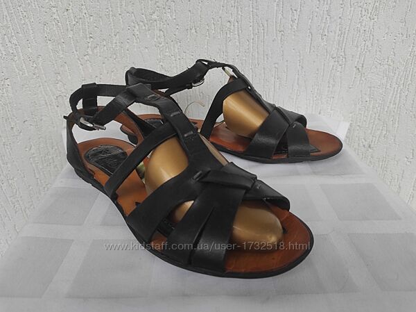Кожанние босоножки Khrio р.39