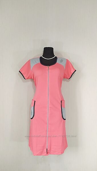 Женский трикотажный халат на молнии с карманами и поясом