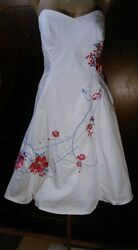Платье белое р. 44 BAY Бэй с вышивкой бисером камнями пайетками