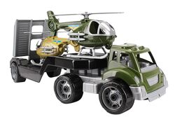военный автотягач для перевозки двух вертолетов