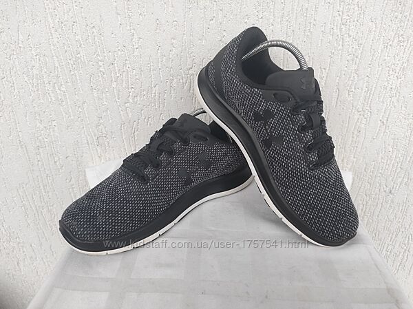 Брендовие текстильние кроссовки Under Armour р.37