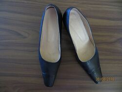 Туфли женские черные из кожи бу на каблуке размер 39