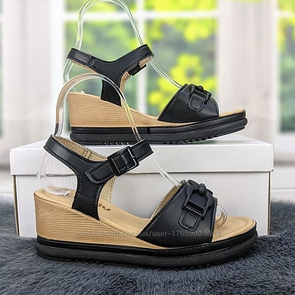 Босоножки женские Inblu черные на платформе 4507