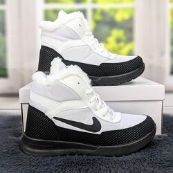 Ботинки дутики женские зимние белые с черным на шнурках KG 29342