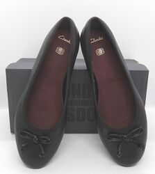 Стильные кожаные черные балетки туфли Clarks