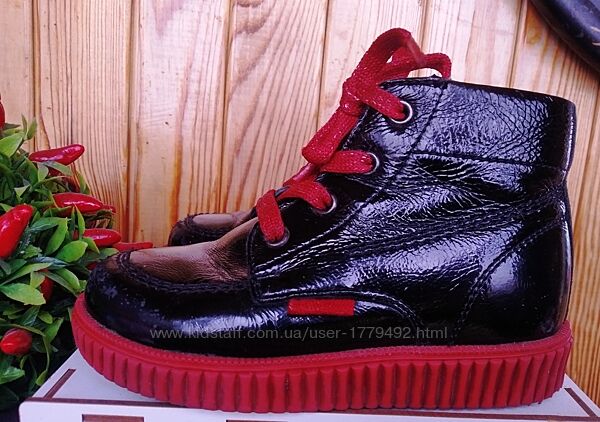 Ботинки демисезонные на девочку. Натуральная кожа