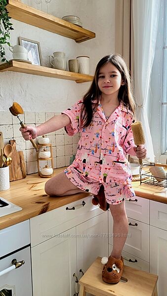 Шовкова дитяча піжама з дизайнерським принтом сорочка на кнопках та шорти