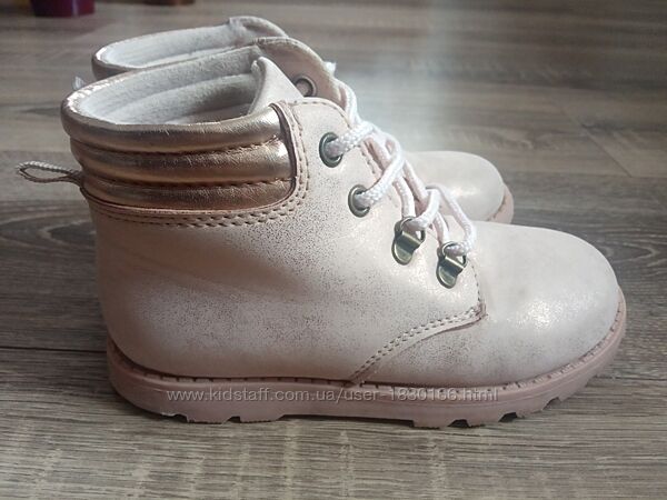 Ботинки , чобітки для дівчинки carter&acutes 27 р.