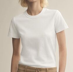 Базова футболка Uniqlo, серія U 